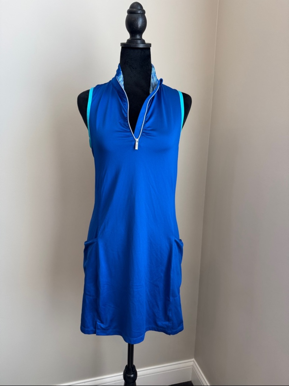 TAIL Racerback Sleeveless Golf/Active Dress with Zip Neck and pockets sz M
